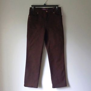GLROIA VANDERBILT brown pants "Amanda" capris w/ button & zipper close.  Size 6P